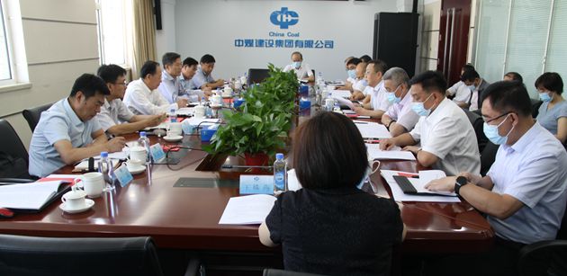 中煤集团董事会秘书姜群陪同,建设集团党委书记,董事长张龙生汇报了